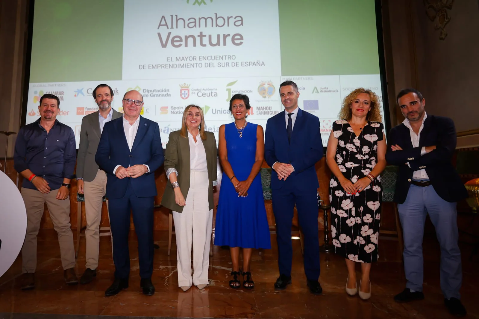 Ignacio Rodríguez, Antonio González, Marifrán Carazo, Kissy Chandiramani, Luis Miguel Carmona, Marta Nievas y Quico Chirino en la inauguración. RAMÓN L. PÉREZ