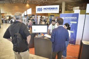 Startups participan en la zona expositiva de Alhambra Venture 2025