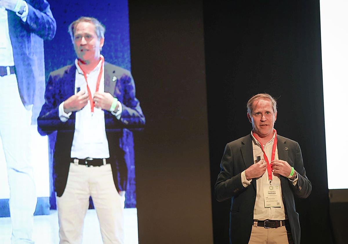 El psiquiatra Luis Gutiérrez-Rojas durante su ponencia en Alhambra Venture. (Ariel C. Rojas)