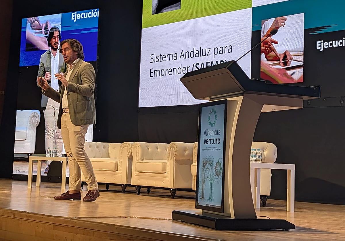 Francisco Javier González Navarro en el escenario de Alhambra Venture. (D. C.)