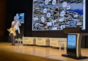 Current Time 0:42 / Duration 24:46 Juan Latasa en el escenario de Alhambra Venture. (Elena Balboa)