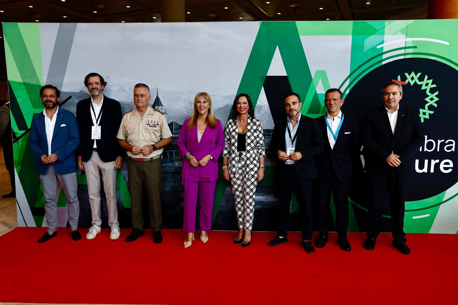 Autoridades a la entrada a la XIII edición de Alhambra Venture. (Pepe Marín)